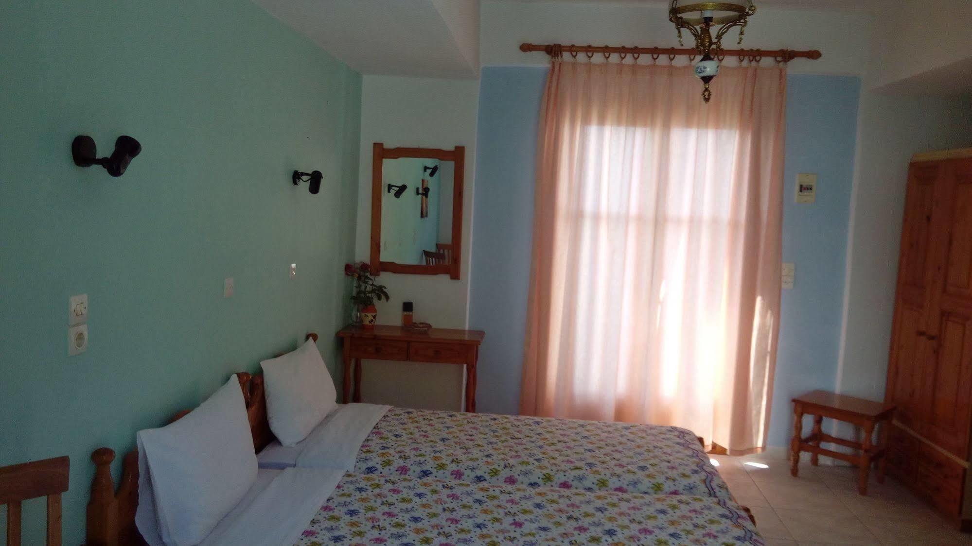 Anessis Cosmos Aparthotel Anaxos Exterior photo